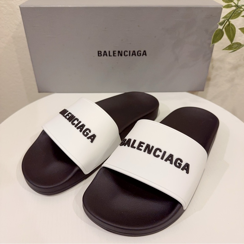 Balenciaga Women's Black and White Logo Pool Slide Sandal Size 37 NIB